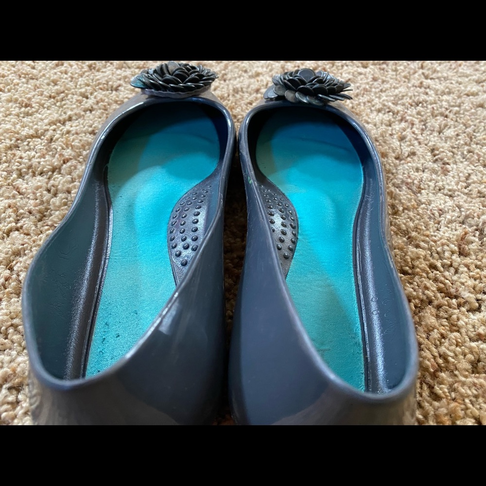 Flats - Picture 3 of 6